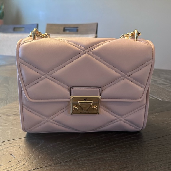 Small Michael Kors Purse - Picture 1 of 10